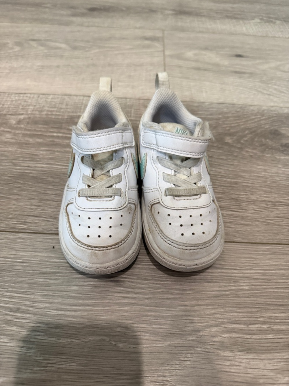 Nike White Kids Sneakers with Teal Accent